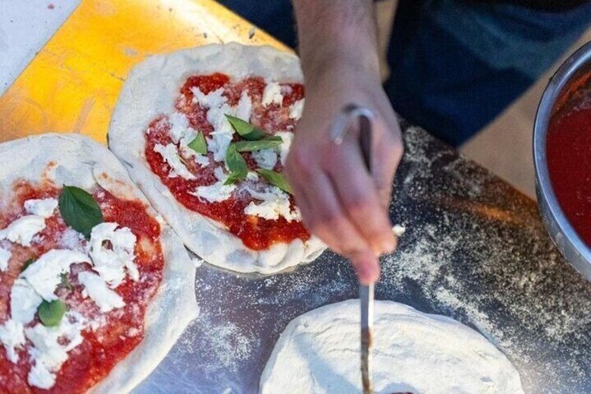  San Gimignano Pizza Cooking Class with Lunch and Wine