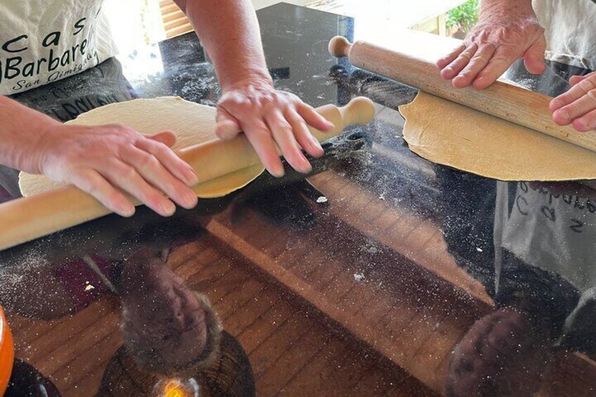 San Gimignano, Pasta Cooking Class with Dinner and Wine