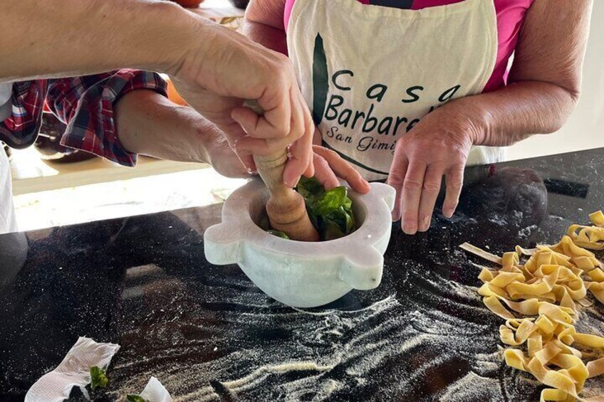 San Gimignano, Pasta Cooking Class with Dinner and Wine