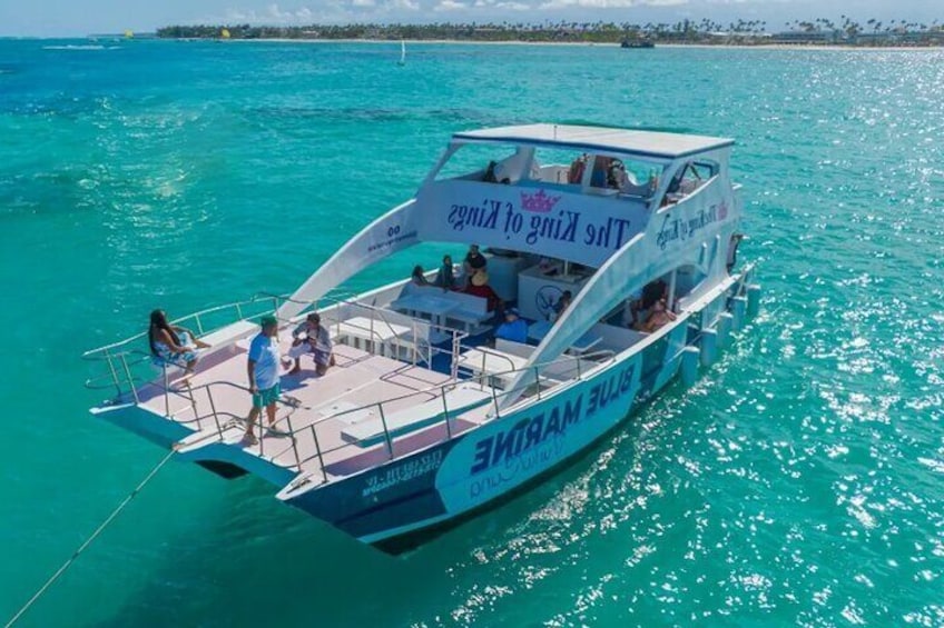  Private Catamaran Boat For Groups with BBQ Drinks & Snorkeling