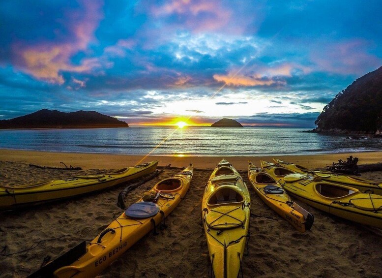 Abel Tasman Kayaks: 3 Day Kayak and Walk North