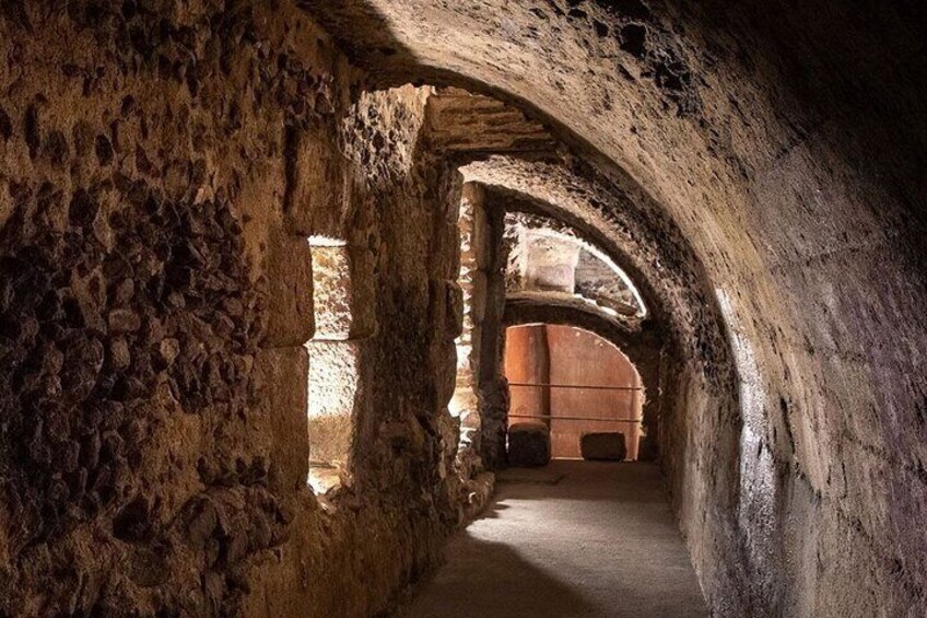 Toledo Underground Tour Visit Thermae and Private Basements