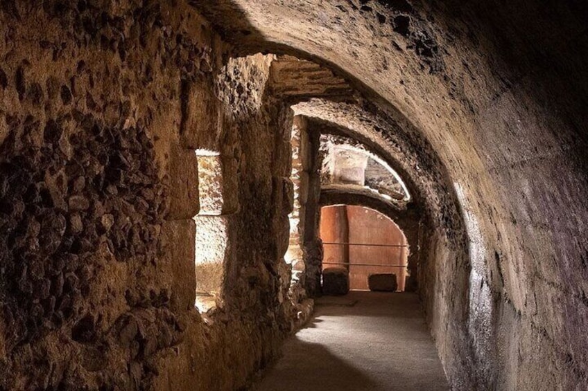 Toledo Underground Tour Visit Thermae and Private Basements