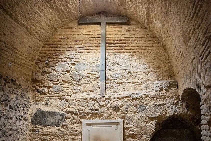 Toledo Underground Tour Visit Thermae and Private Basements