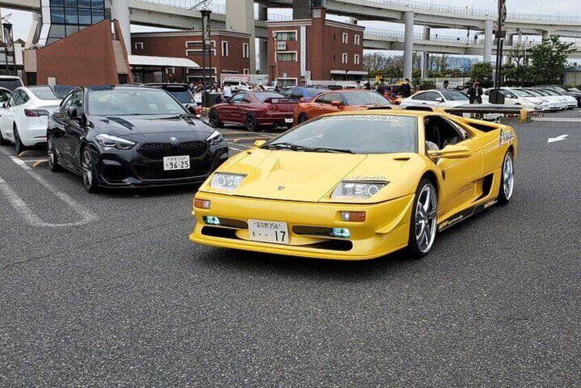 Itasha trip to famous car meet up spot Daikoku Parking 