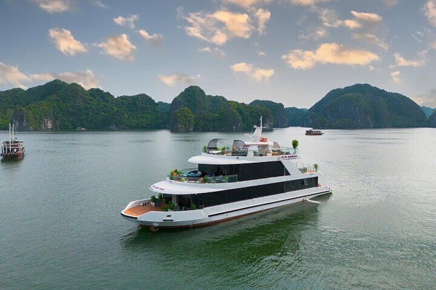 Stunning Sunset Lan Ha Bay on Luxury Cruise with Water Slide
