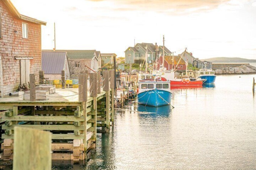 Peggy's Cove, Lunenburg and Titanic Cemetery Full Day Tour