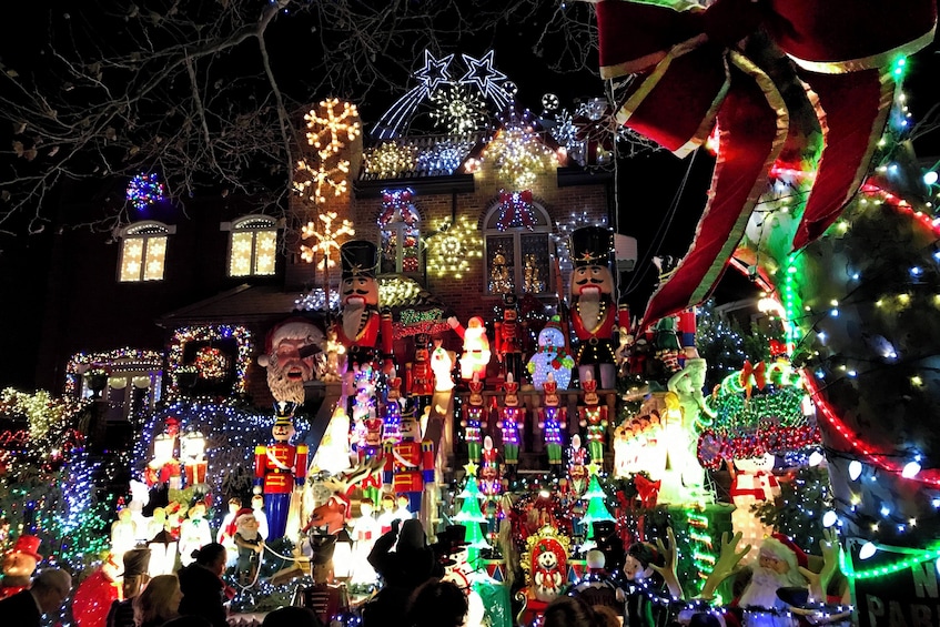 NYC: Dyker Heights Luxury Holiday Lights Tour & Hot Cocoa  