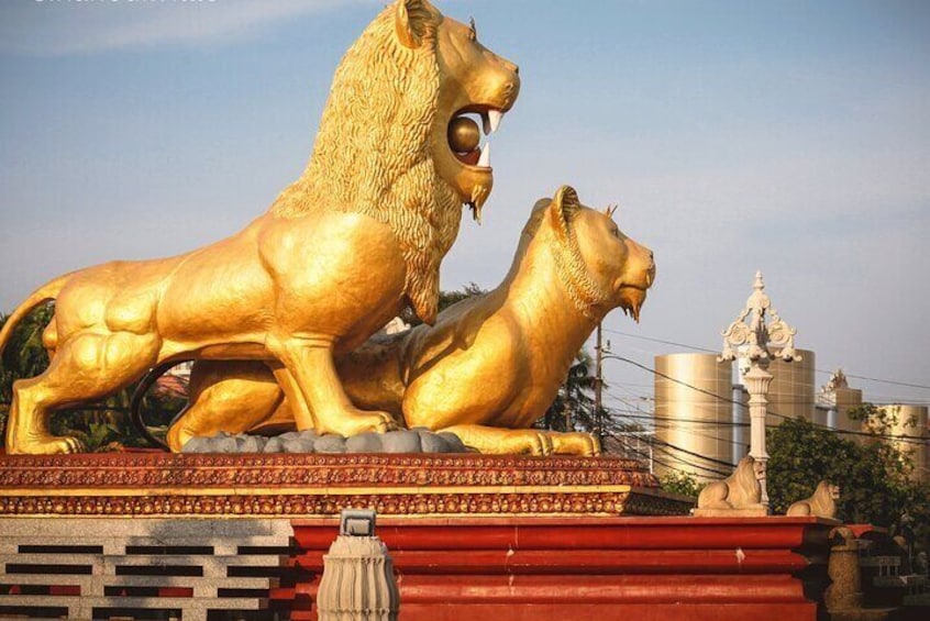 Sihanoukville Golden Lion Statue