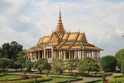 Day Tour In Phnom Penh City