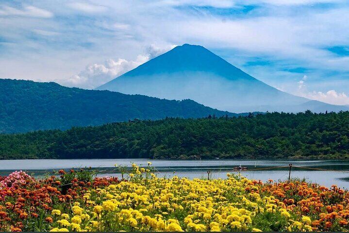 Lake Saiko 