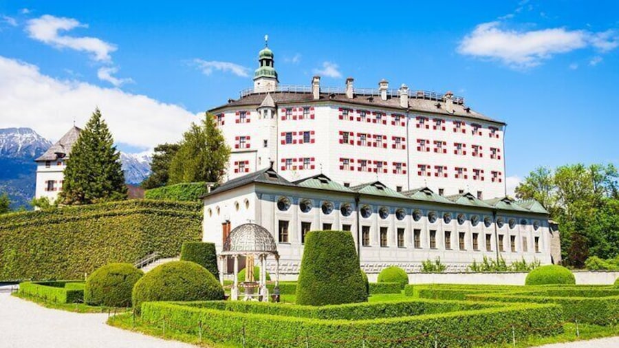 Skip-the-line Schloss Ambras Innsbruck Private Tour