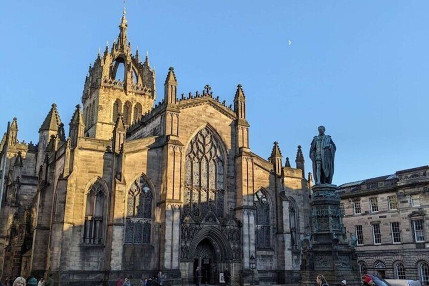 Edinburgh's Royal Mile Side Streets and Stories Audio Guide