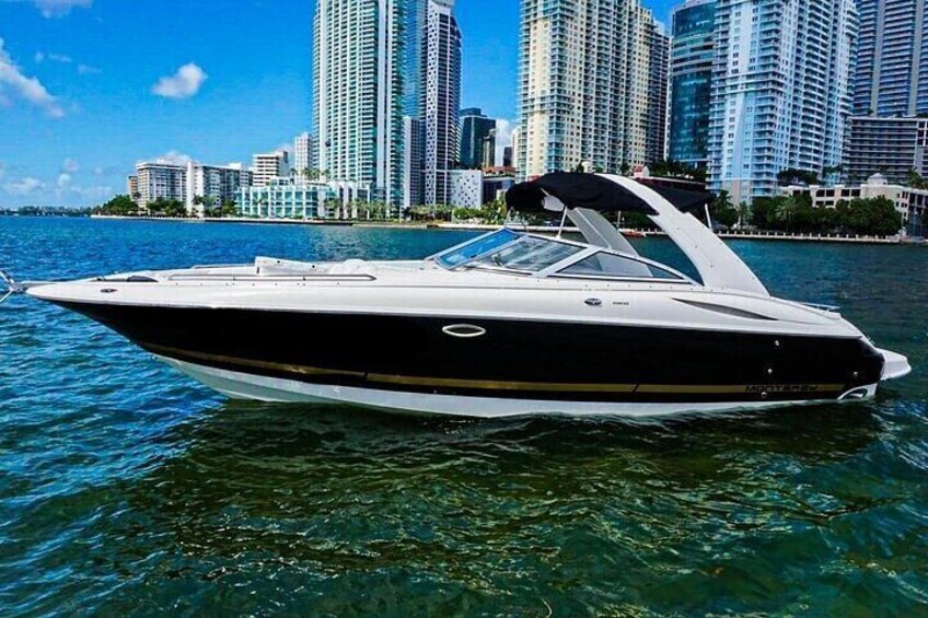 West Palm Beach Private Boat Cruise and Tour with a Captain