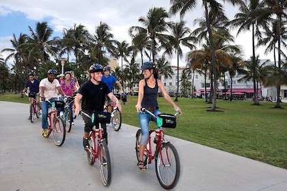 Miami Beach Bikes, Bites and Views Food and Bike Tour