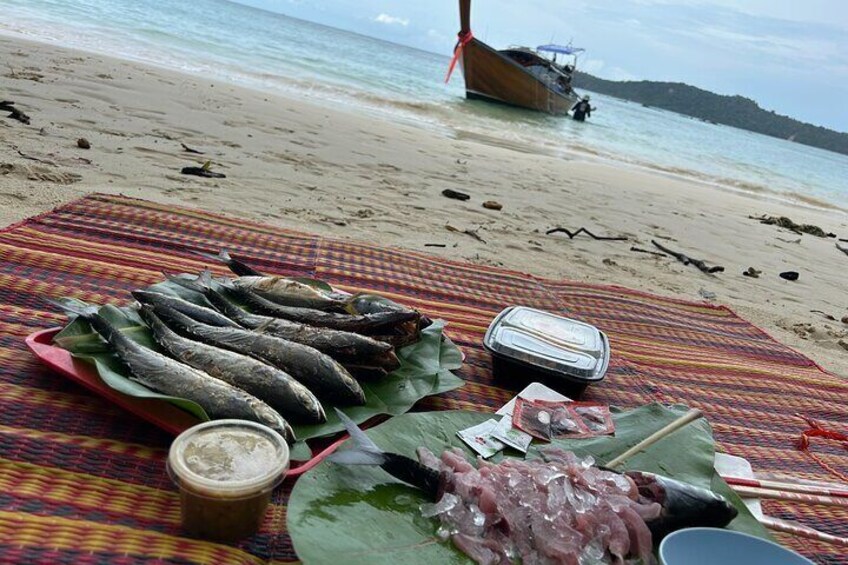 BBQ fish+sashimi
( Koh Rawi )