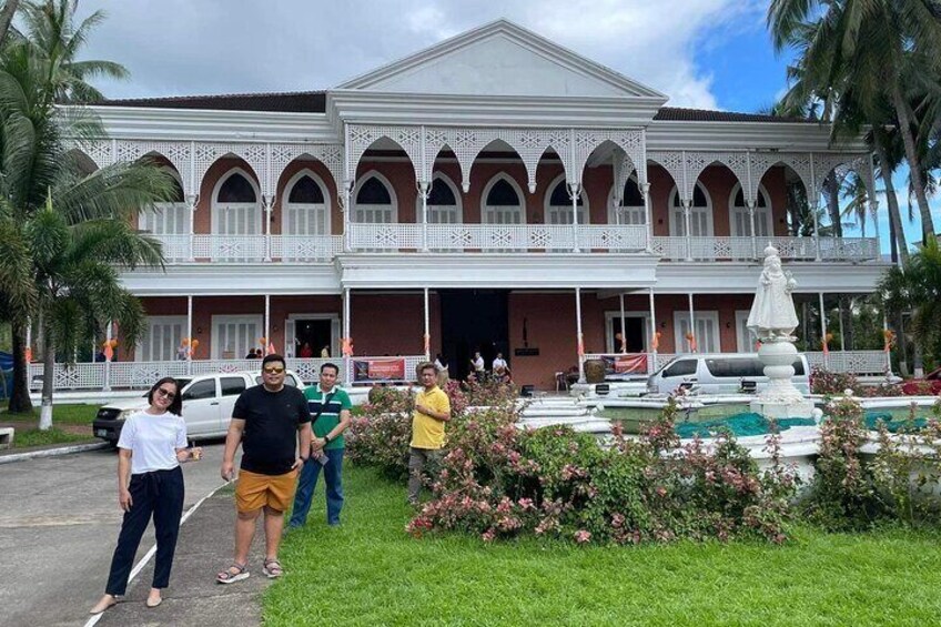 Be captivated by the priceless antiques from various parts of the world inside the Sto Nino Shrine and Heritage Museum - or the Malacanan Palace of the East.