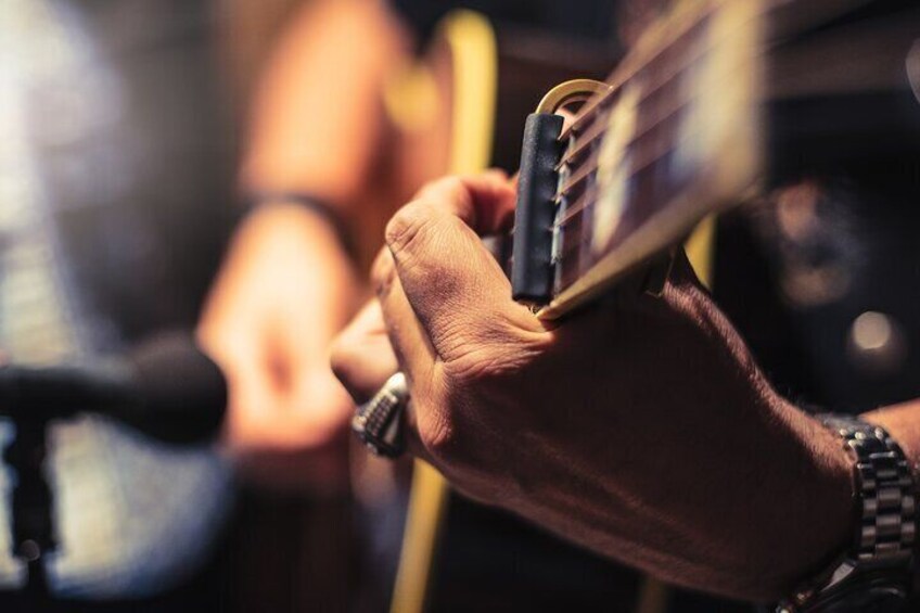 Relax and be entertained by quality local musicians playing guitar and singing originals along with modern, pop and country & western classics and old favourites.