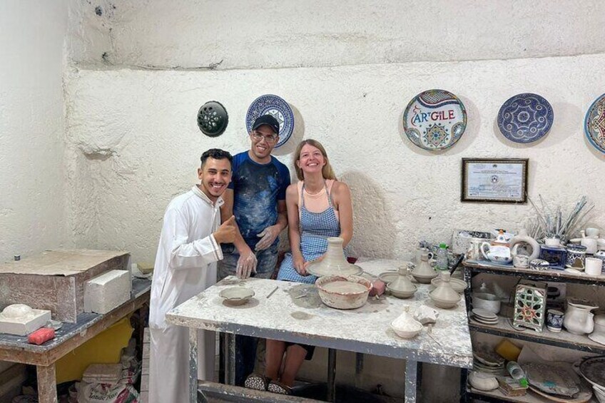 Half-Day Pottery and Crafts Shopping Guided Tour in Fes 