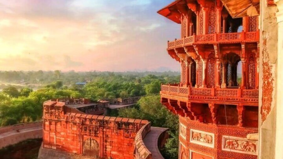 Overnight Taj Mahal and Agra Tour from Delhi