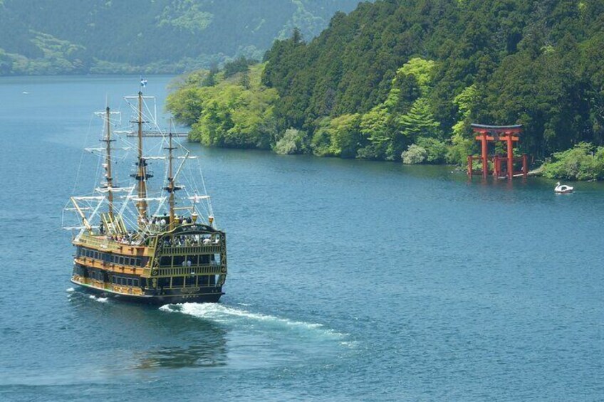 Hakone Lake Ashi cruise Hot Bath Private Sightseeing Trip