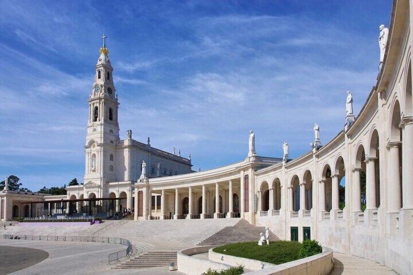 Private Tour to Óbidos Nazaré and Fatima