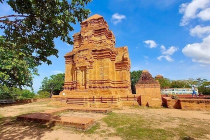 Discover Ta Cu Mountain, Lying Buddha, Phan Thiet City,Cham Tower