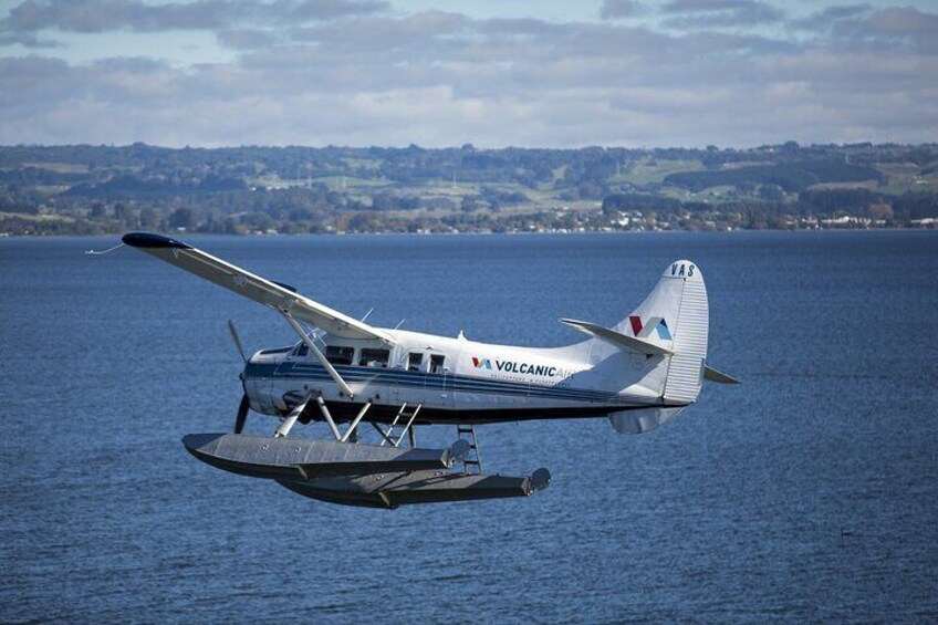 Crater Lakes Scenic Flight with Natural Hot Pool Bathing by Floatplane -Tour 2AH