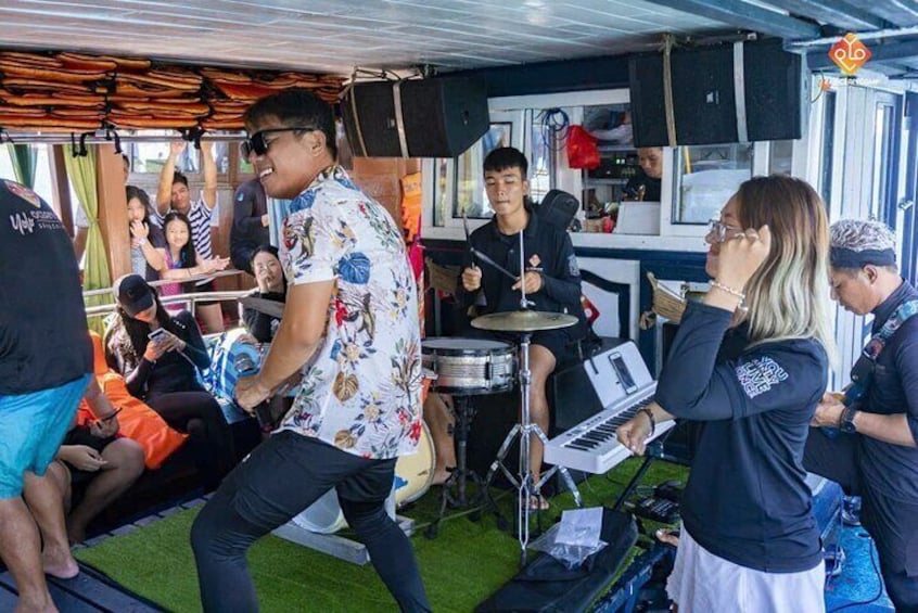 Snorkeling, Cocktails, Music Band and Cruise Nha Trang Tour 