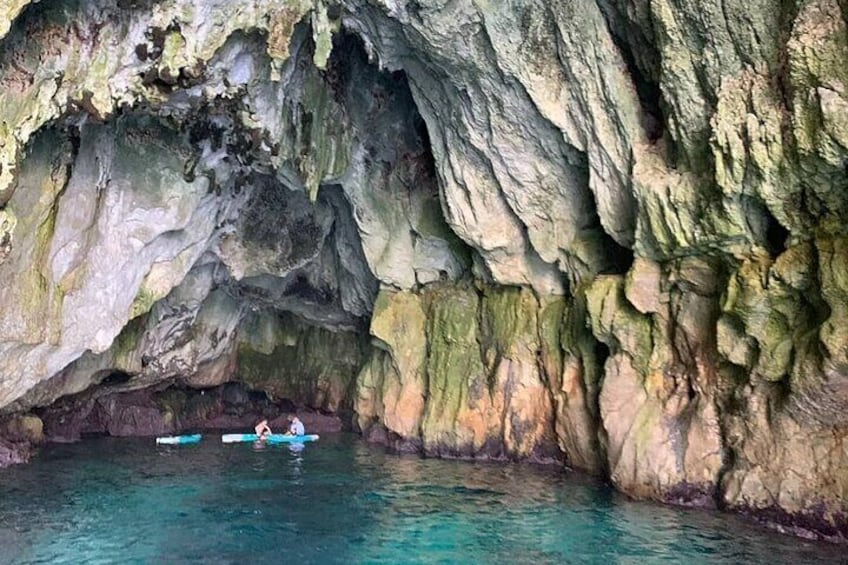 Boat excursion on the island of Ortigia with Snorkeling to the sea caves