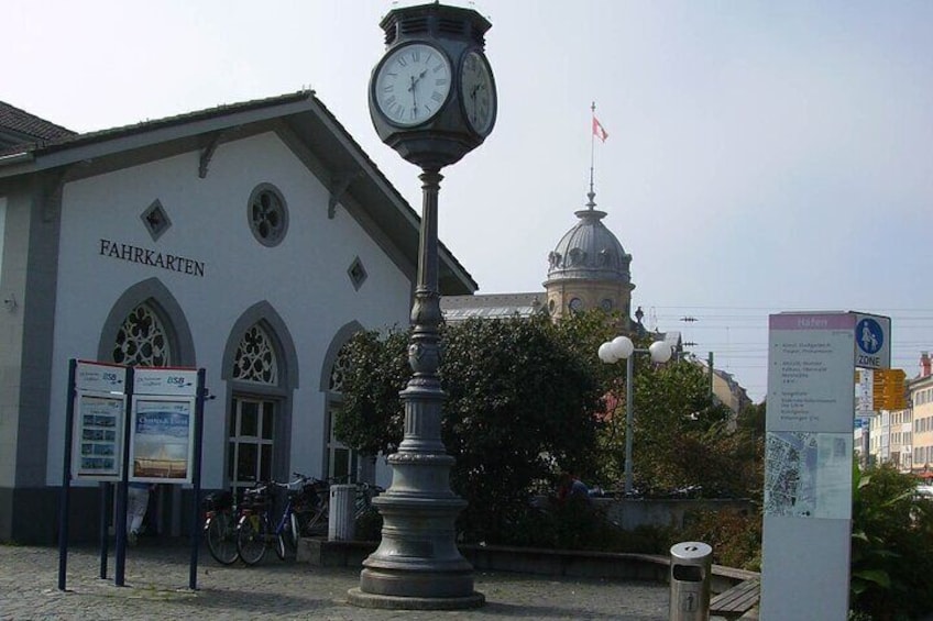 Meeting point Historical Harbour Clock, Constance