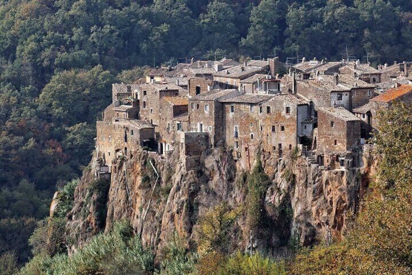 Calcata Vecchia, Village and Artistic Marvels Tour from Rome Port