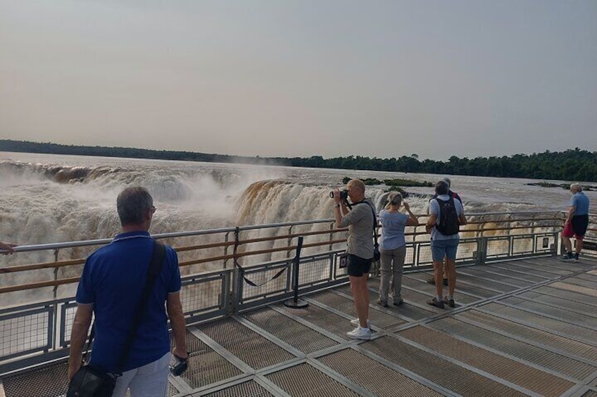 1 Day Private Tour of the Lado BRA and ARG Waterfalls 