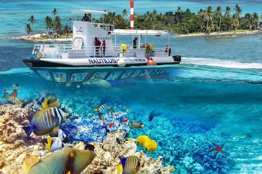 Boat with glass bottom San Andrés