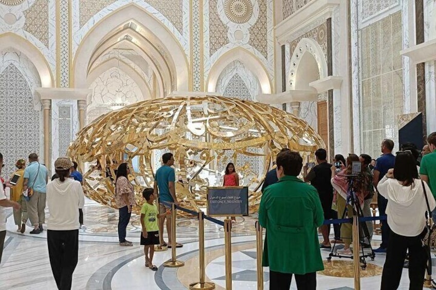 Discover the interactive artwork at Qasr Al Watan, designed to educate and inspire visitors from around the world.