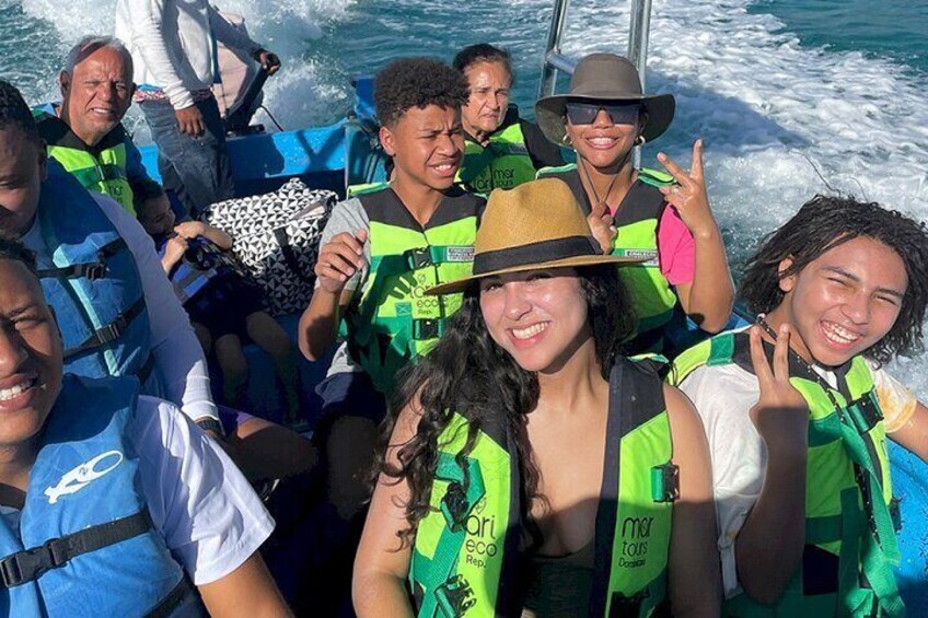 Private Tour Paradise Island & Mangroves with Lunch and Pick up