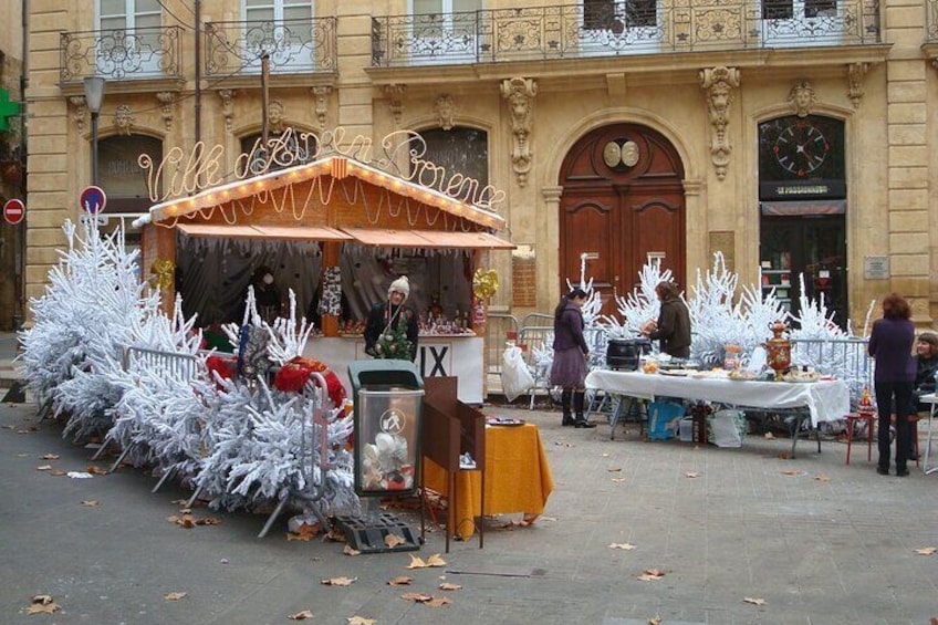 3 Hour Walking Tour of Aix-en-Provence with Christmas Market 