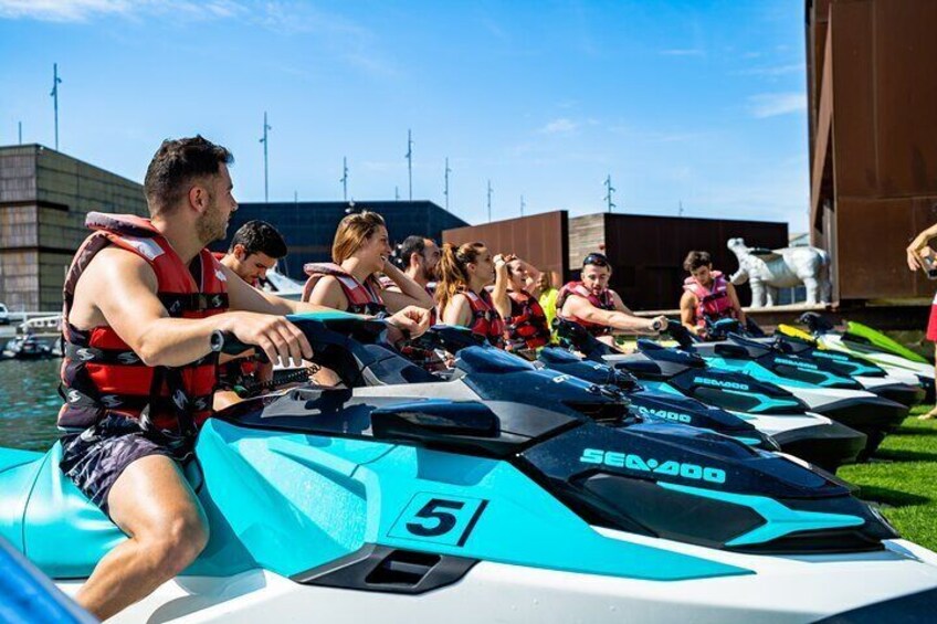 Briefing from Instructors before you go into the sea