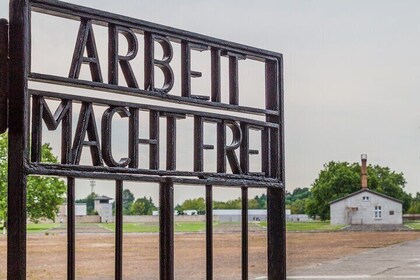 Sachsenhausen, East Side Gallery & Berlin Story Bunker Tour