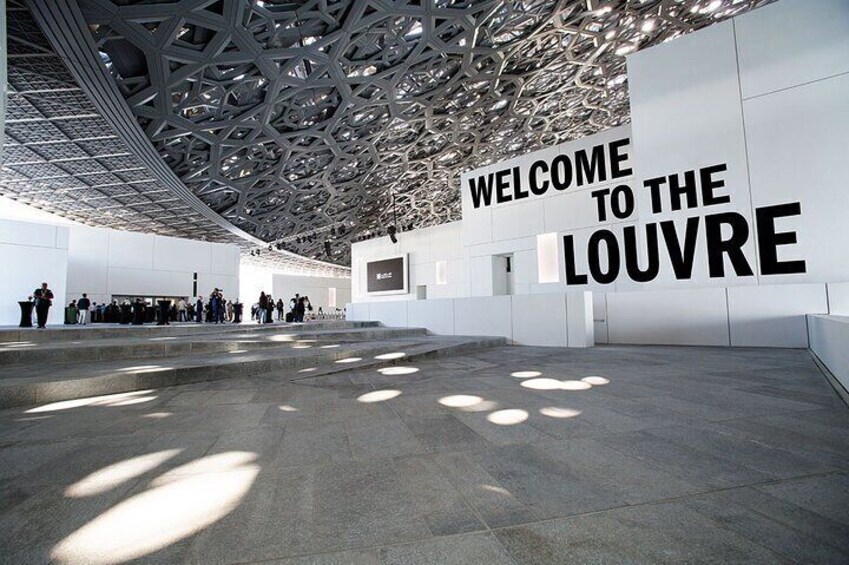 Welcome to the Louvre Abu Dhabi – a gateway to an extraordinary cultural journey amidst stunning architectural surroundings.