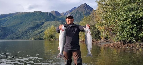 Anchorage: Full-day guided salmon fishing with Hotel Pickup