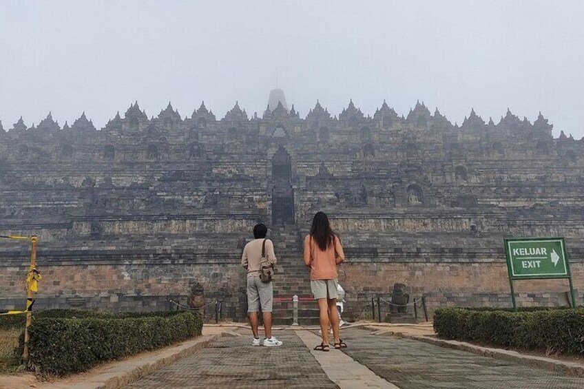 Yogyakarta Sunrise Punthuk Setumbu Borobudur and Prambanan tour