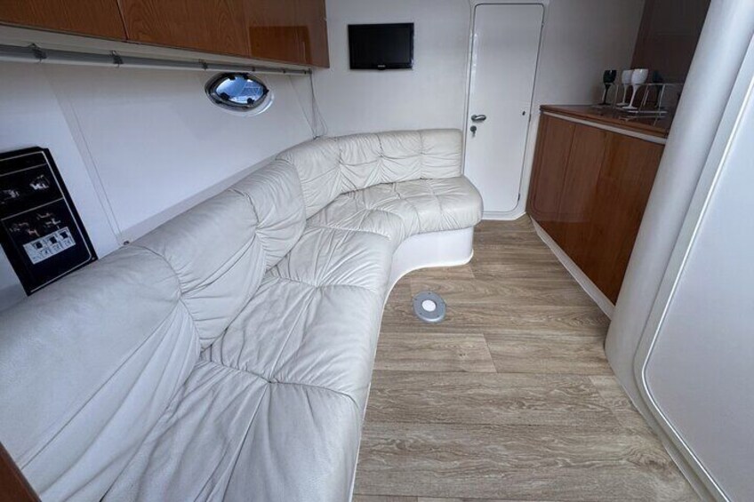 Pershing 37