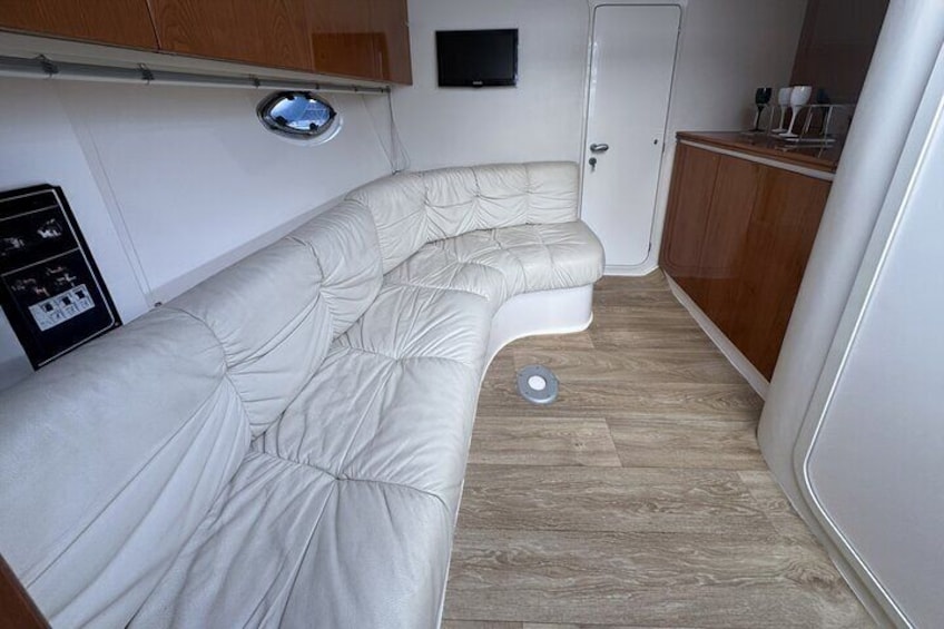 Pershing 37