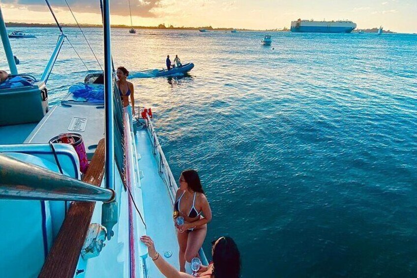 • Party Boat at San Juan Bay: Day Cruise II | Drink & Snacks •