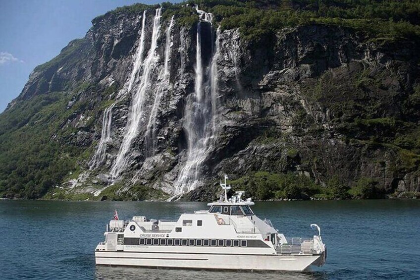 Comfortable catamaran