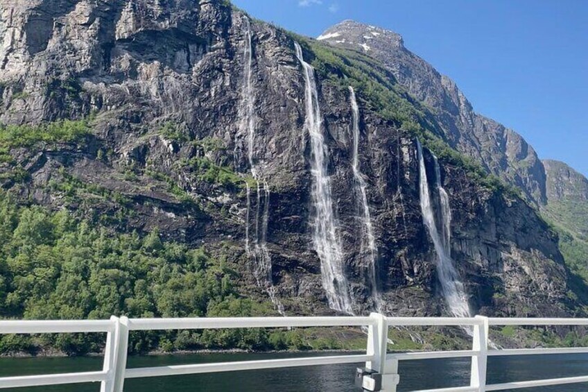 Geiranger Fjord Tour with Waterfall Stop and Taste