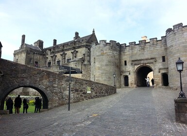 From Glasgow: Stirling, Trossachs & Whisky Distillery Tour