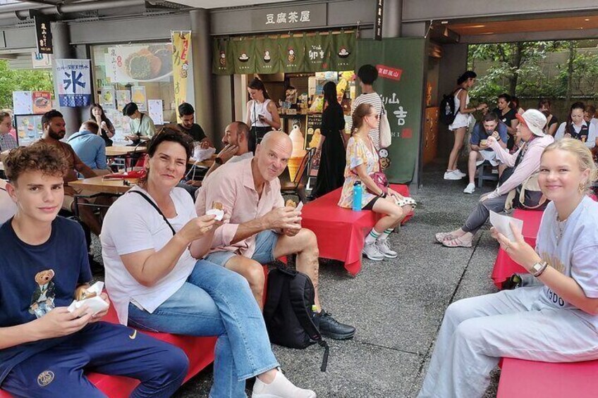 Some tasty street snacks that locals love and tourists miss!