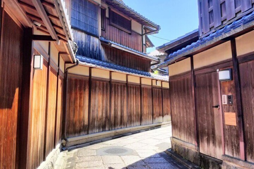 Ishibei-koji is a charming narrow alley known for its historic machiya houses and traditional atmosphere.